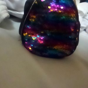 I'm selling pants and this purse